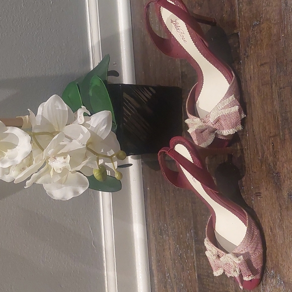 💫❣️MARK DOWN❣️💫cute maroon bow shoes - Picture 6 of 10